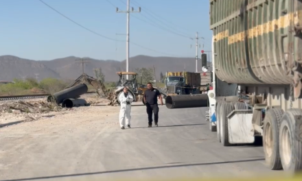 Hombre pierde la vida al caerle encima un tubo en Ramos Arizpe