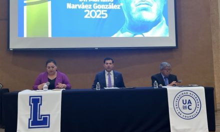 Reconocen a universitarios con la medalla ‘Mariano Narváez’