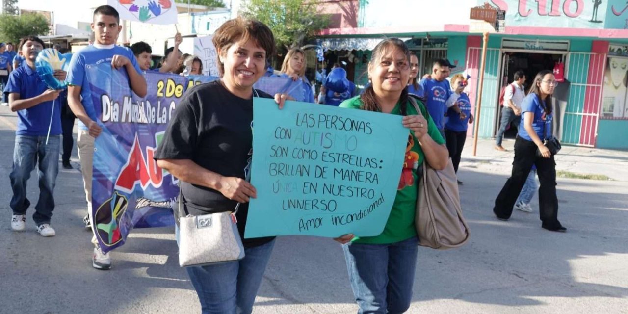 Realizan caminata en Sabinas para sensibilizar sobre el autismo
