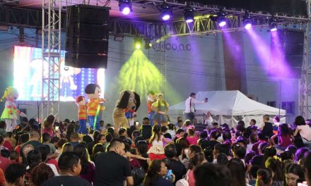 Festejan a niñas y niños en San Juan de Sabinas