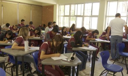 Arranca la entrega de tarjetas de la beca Benito Juárez