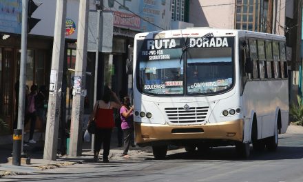 Se reduce 50% el número de camiones en Torreón