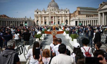 Líderes de todo el mundo en funeral