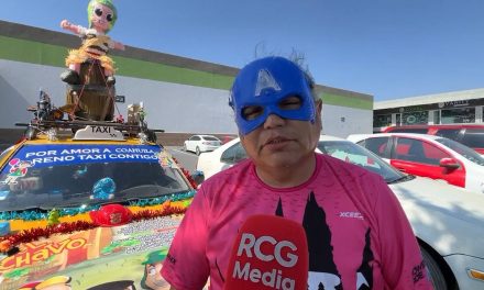 Festeja taxista saltillense a niñas y niños