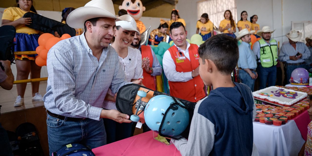 Javier Díaz y Luly López celebran a niñas y niños