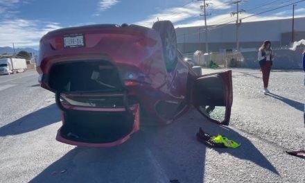 Accidente en Libramiento Oscar Flores Tapia dejó como saldo dos heridos