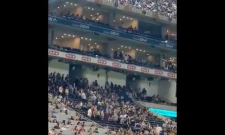 Aficionados de Rayados ‘no soportaron’ y abandonan el BBVA tras derrota ante Pachuca