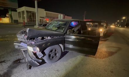 Saltillo: Aparatoso accidente deja a una mujer lesionada en el cruce de Antonio Cárdenas y Pedro Aranda