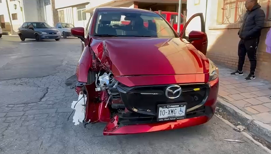 Se registra accidente vehicular tras discusión entre conductores en el centro de Saltillo