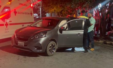 Chofer de app ignora alto y provoca accidente en Saltillo