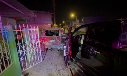 Hombre con unas ‘copitas de más’ causa choque en la Espinoza Mireles