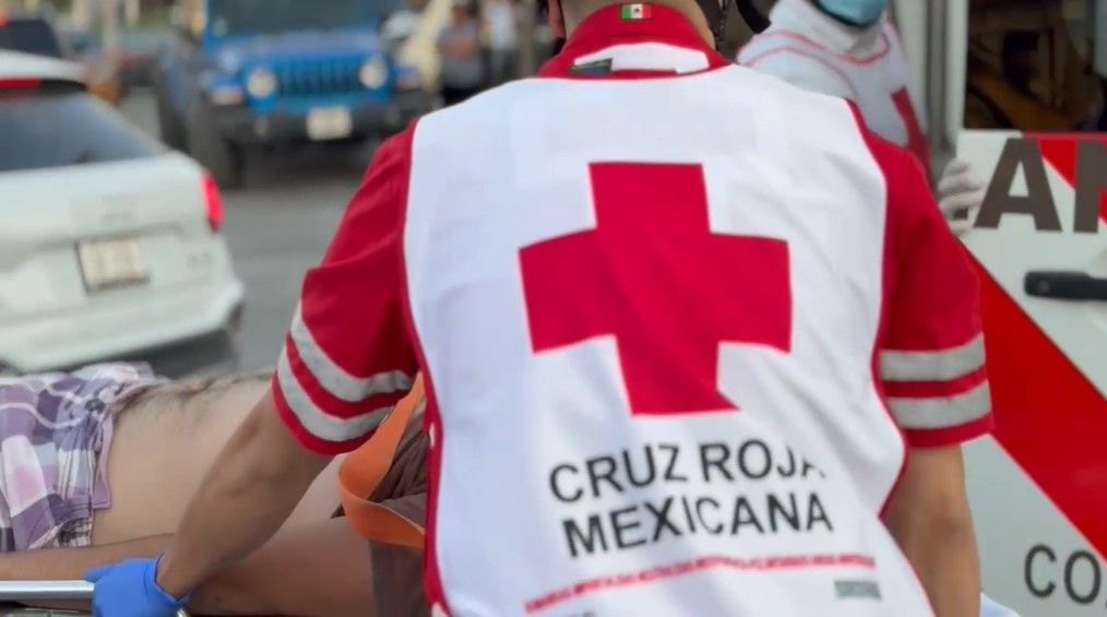 Derriban a motociclista en colonia El Salvador