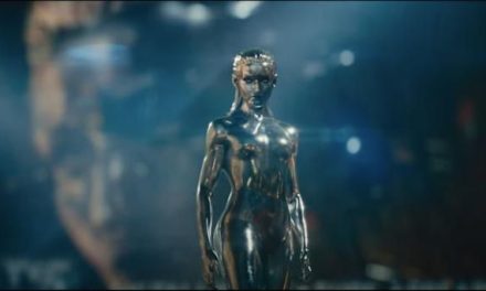 Julia Garner deslumbra como Silver Surfer en el nuevo tráiler de ‘Los 4 Fantásticos’