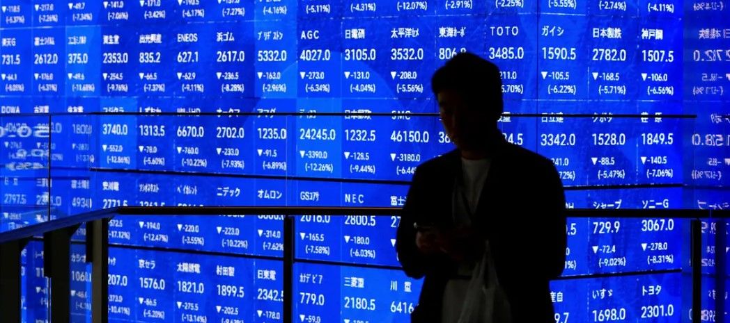 ‘Lunes Negro’ sacude los mercados globales por guerra comercial de Trump