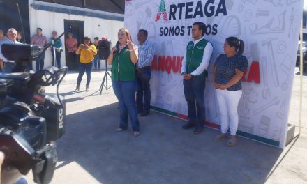 Pavimentan dos calles en colonia de Arteaga