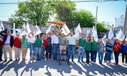 Encabeza Carlos Villarreal recarpeteo en Miravalle y Villas de Santa Ana