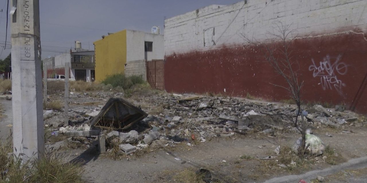 No soportan los malos olores  en baldío de Mirasierra