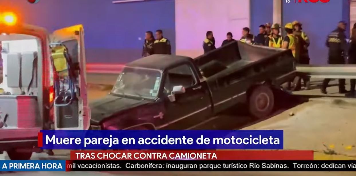 Muere pareja en moto tras chocar contra una camioneta