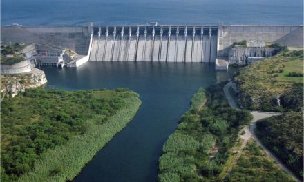 Gobierno de Acuña expresa preocupación por la extracción  extraordinaria de agua en presa La Amistad