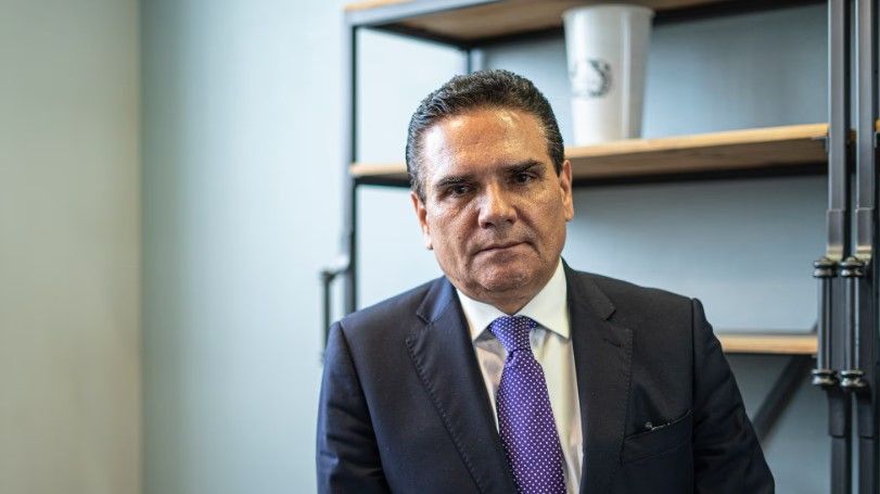 Silvano Aureoles obtiene amparo para evitar orden de aprehensión