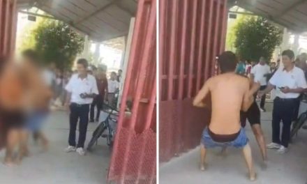 Video: Captan agresión de una mujer por su pareja en escuela de Tabasco frente a los alumnos y maestros