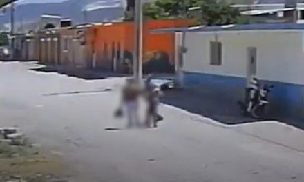 Brutal agresión contra mujer frente a su hijo en Tilapa, Puebla; el atacante sigue libre