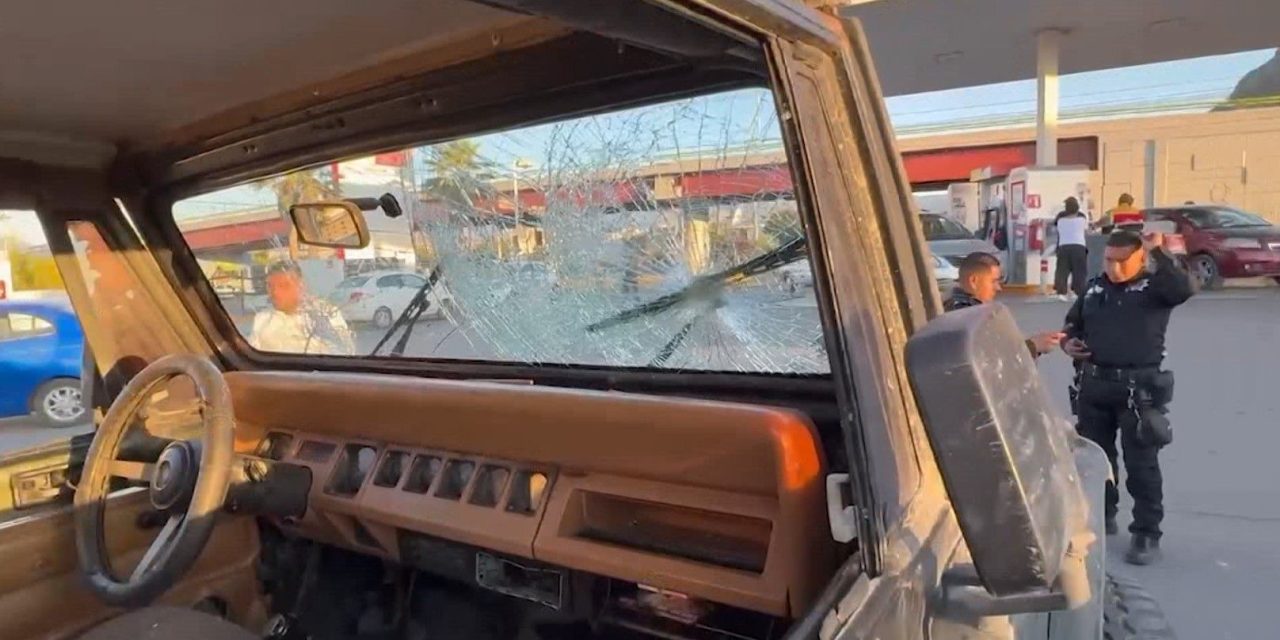 Violenta agresión a familiares de detenido tras accidente en Saltillo