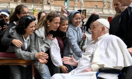 El Papa Francisco sorprende con una aparición pública en el Domingo de Ramos pese a su convalecencia