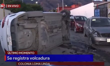 Camioneta impacta tres vehículos estacionados tras volcadura en Loma Linda