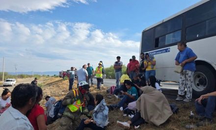 Aparatoso accidente en la carretera a Zacatecas deja 15 lesionados