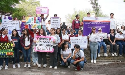 Exigen normalistas un plantel digno