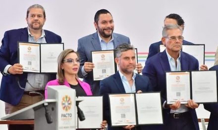 Carlos Villarreal participa en la firma de estrategia estatal