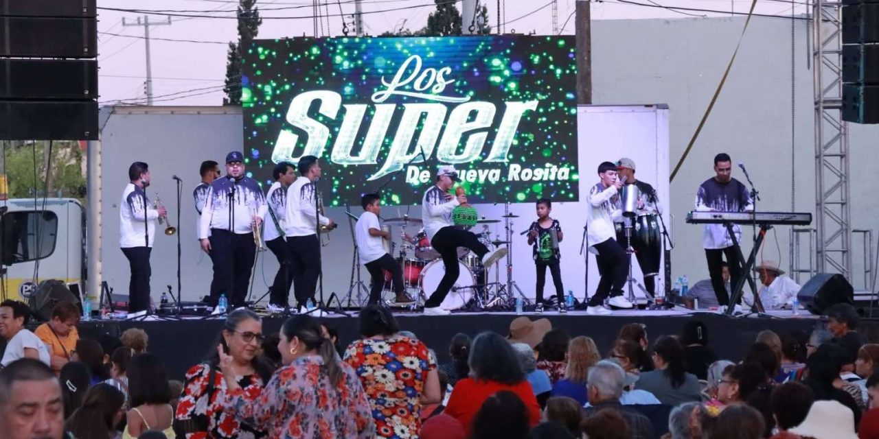 Celebran a las madres en San Juan de Sabinas