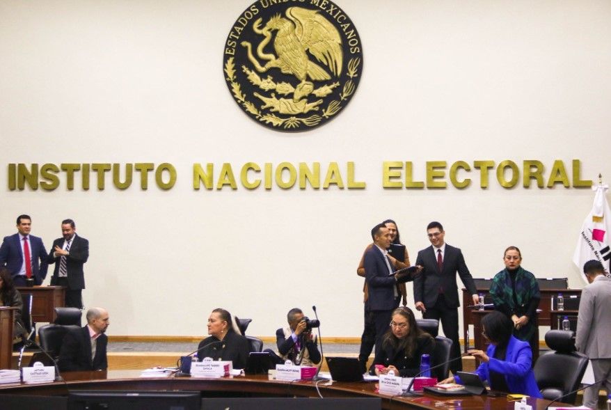 Hay temor por fallas en el sistema informático del INE a días del cómputo electoral