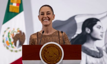Llama Claudia Sheinbaum a cuidar a las mamás