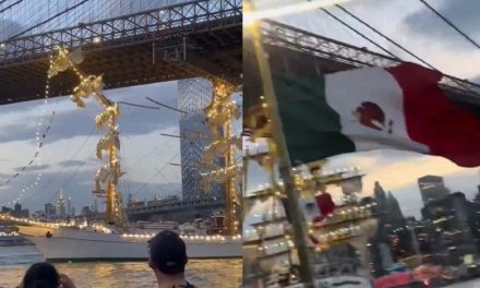 Buque ‘Cuauhtémoc’ de la Marina choca contra el puente de Brooklyn