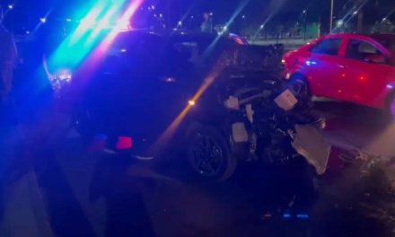 Jovencito destruye el auto de su mamá al chocar por alcance en Saltillo