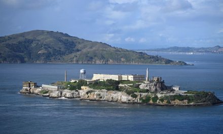 Trump ordena reabrir la prisión de Alcatraz para encarcelar a los criminales más violentos