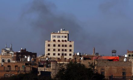Israel bombardea aeropuerto en Yemen tras ataque hutí contra Tel Aviv