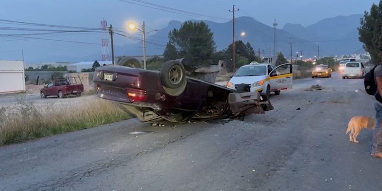 Conduce ebrio, choca y termina volcado al intentar huir al sur de Saltillo