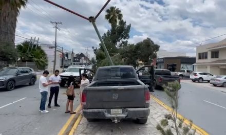 Conductor ebrio provoca accidente en el boulevard José Musa de León