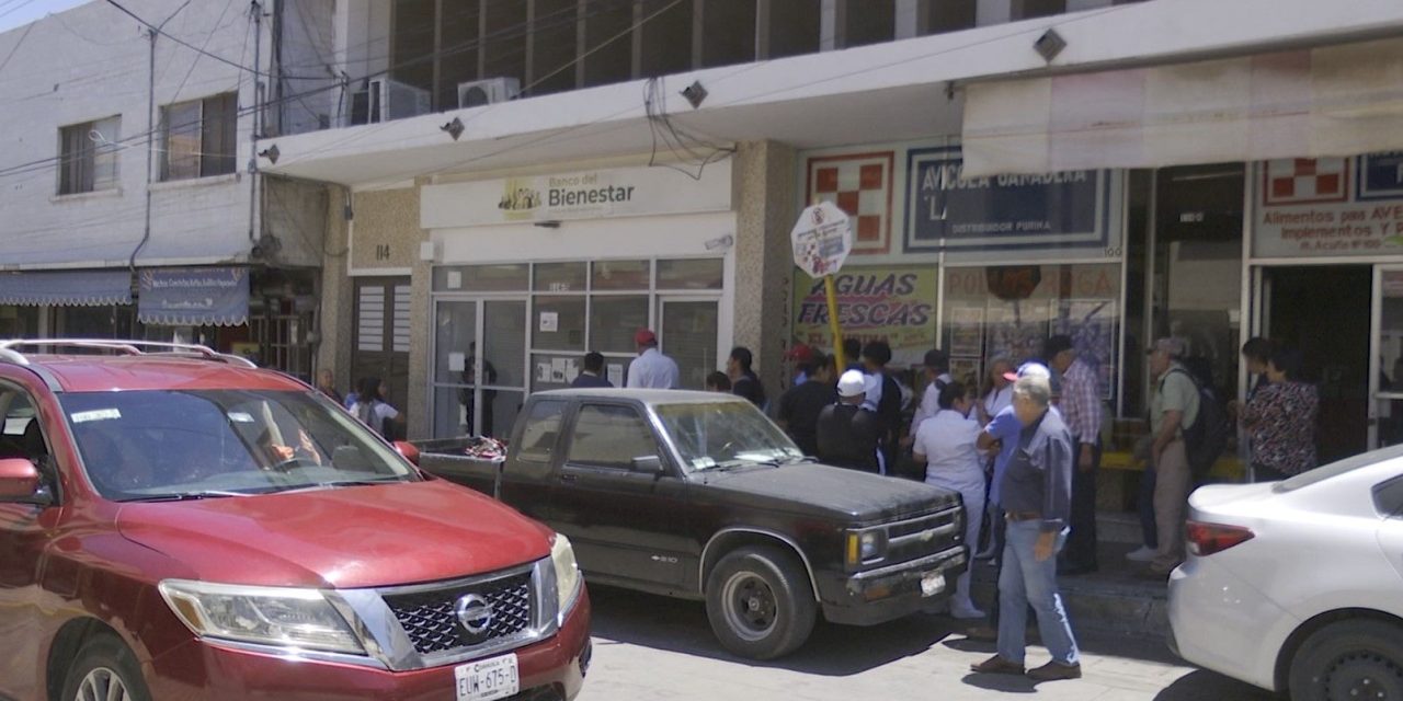 Con la letra “C” continuó operativo de pago correspondiente al tercer bimestre