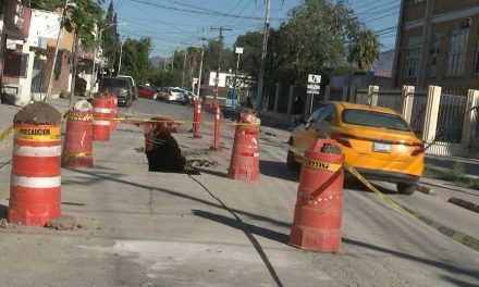 Está destruida la calle González Lobo, tienen meses reparando el tramo