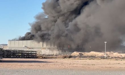 Incendio en Ramos Arizpe causa alarma por enorme columna de humo