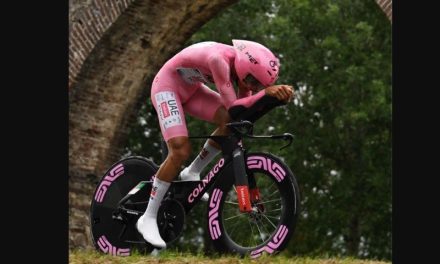 Isaac del Toro pierde la maglia rosa en el Giro de Italia, pero hace historia para México