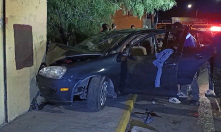 Cobarde conductor lesiona a familia tras choque y huye en Saltillo