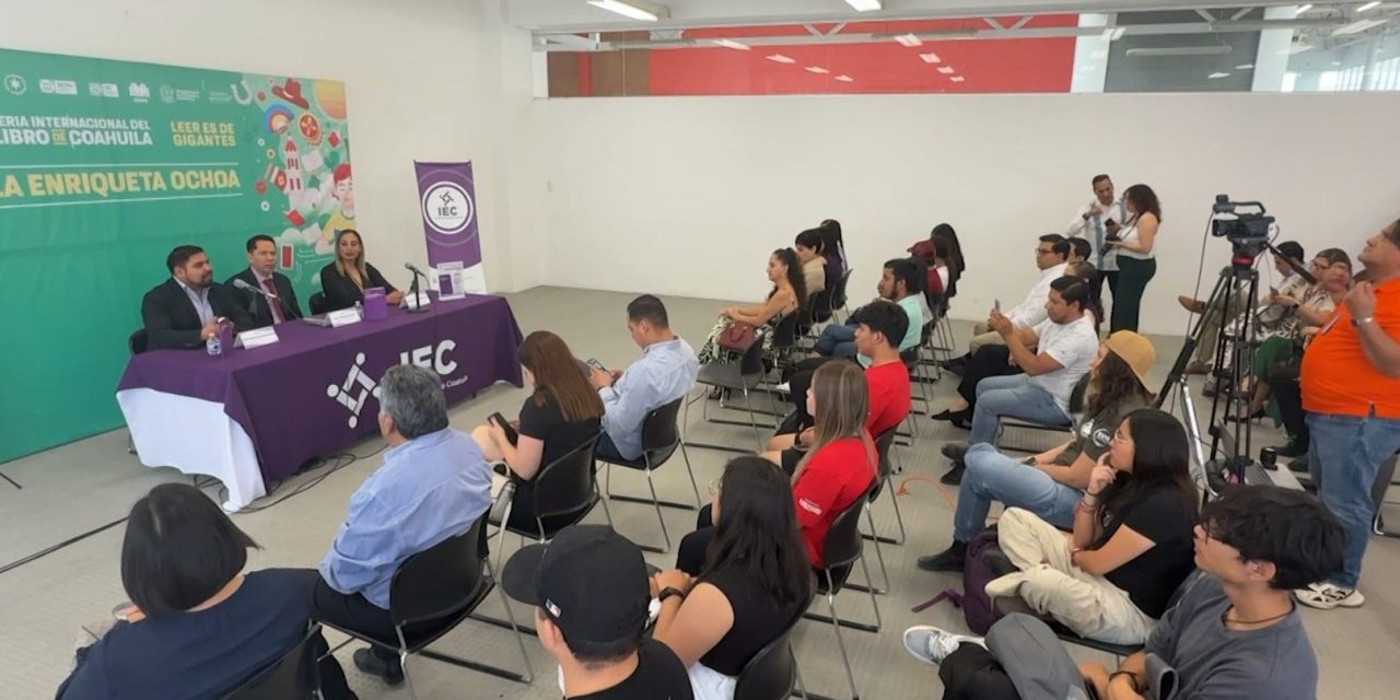 Presenta libro el Instituto Electoral de Coahuila