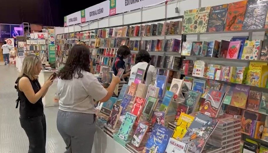 Registra 25 mil visitantes desde su arranque La Feria Internacional del Libro