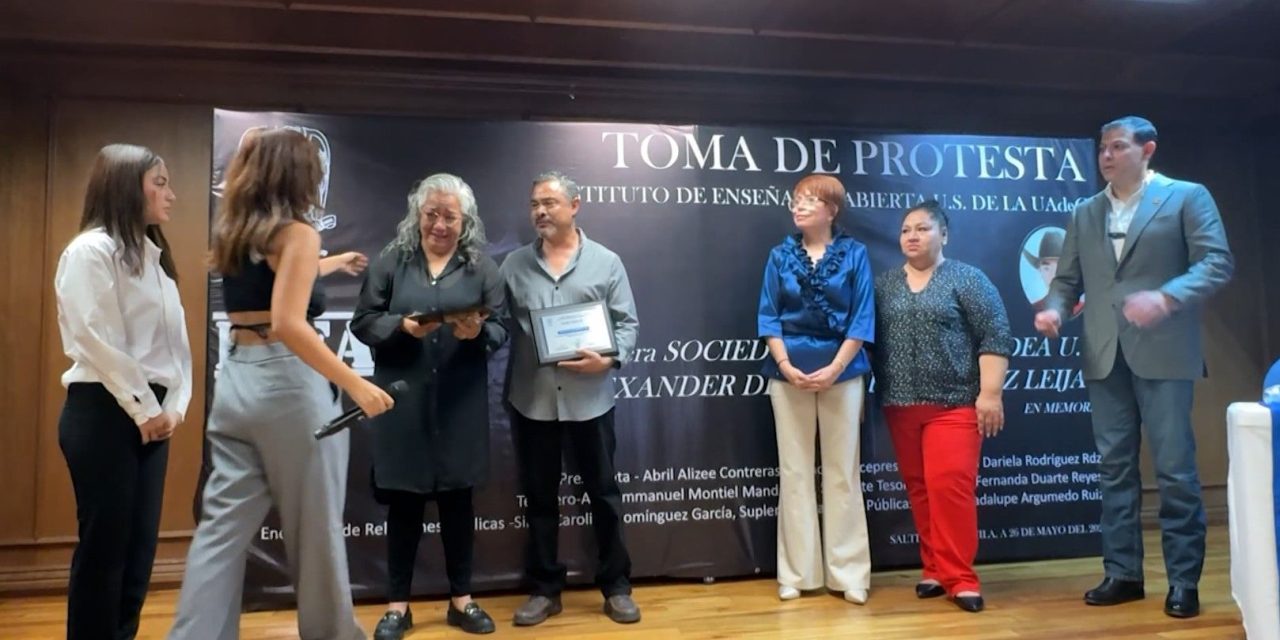Rinde protesta primera sociedad de Alumnos del IDEA Saltillo