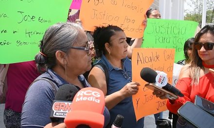 Se manifiestan en la fiscalía exigiendo justicia en Monclova